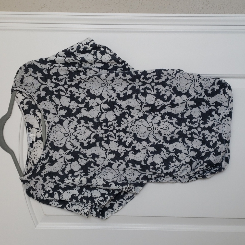 Gorgeous stretchy and soft sweater, size S - Picture 1 of 5